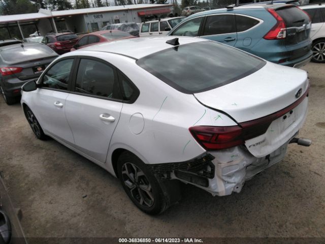 3KPF24ADXME375713 KIA Forte Lxs