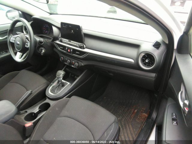 3KPF24ADXME375713 KIA Forte Lxs