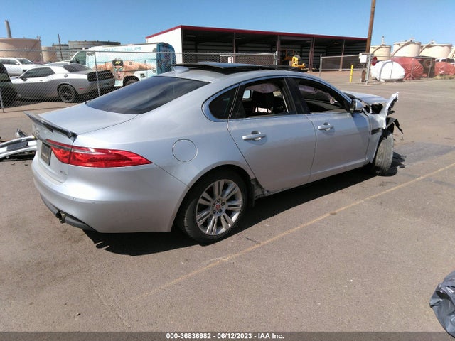 SAJBD4BV7HCY34081 Jaguar Xf 35t Premium