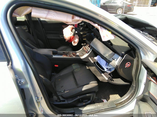 SAJBD4BV7HCY34081 Jaguar Xf 35t Premium