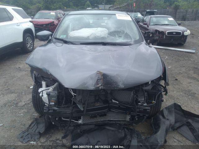 JN1BJ1CR9JW285126 Nissan Rogue Sport S