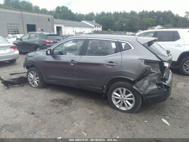 JN1BJ1CR9JW285126 Nissan Rogue Sport S