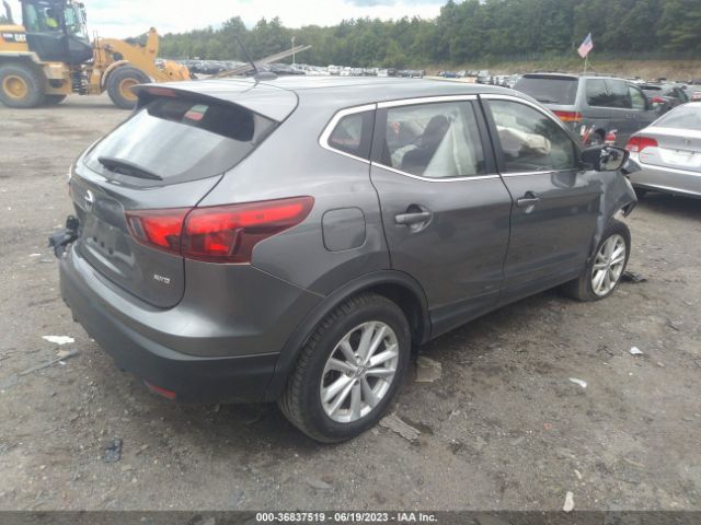JN1BJ1CR9JW285126 Nissan Rogue Sport S
