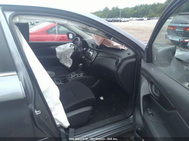 JN1BJ1CR9JW285126 Nissan Rogue Sport S