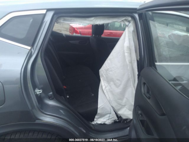 JN1BJ1CR9JW285126 Nissan Rogue Sport S