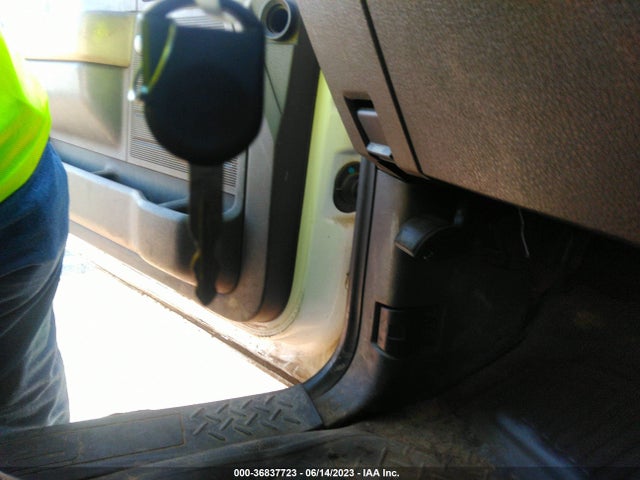 2009 FORD F-150 XL/XLT/XL W VIN: 1FTRF12889KB24002