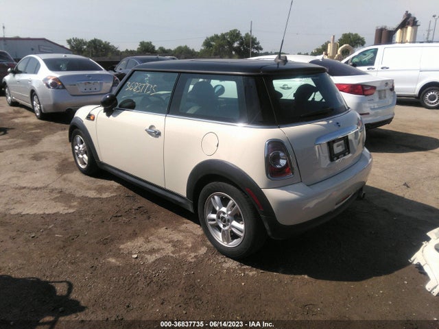 2012 MINI COOPER HARDTOP WMWSU3C55CT542247 Photo 2