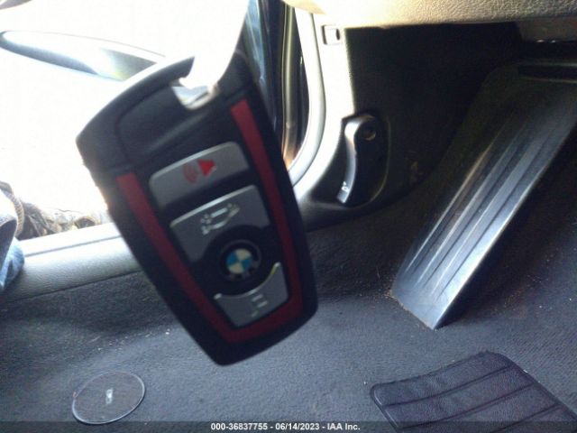 WBA8B9G36HNU53021 BMW 3 Series 330i