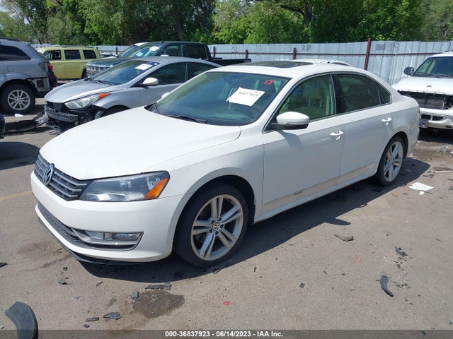 1VWBS7A3XFC057668 Volkswagen Passat 1.8t Se W/sunroof & Nav