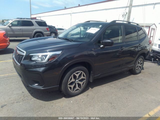 JF2SKAGC5KH588797 Subaru Forester Premium