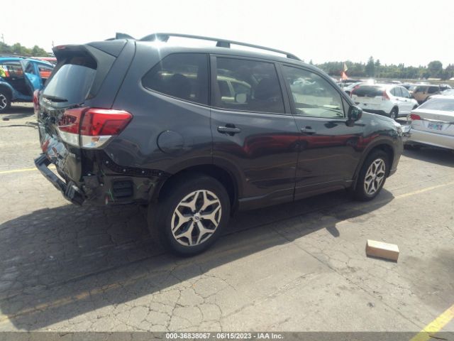 JF2SKAGC5KH588797 Subaru Forester Premium