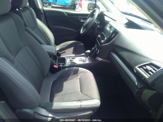 JF2SKAGC5KH588797 Subaru Forester Premium