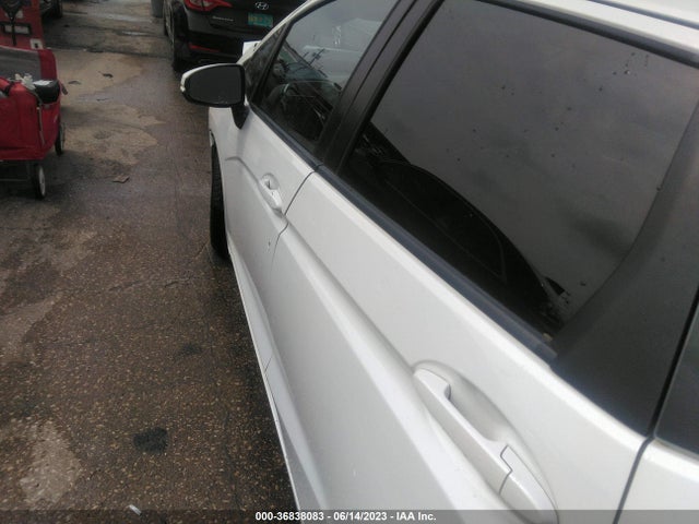 Honda FIT LX 2016 JHMGK5H51GS002648 Image 6