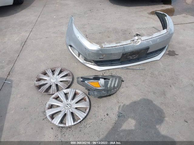 3VW2K7AJ5EM218035 Volkswagen Jetta Sedan S
