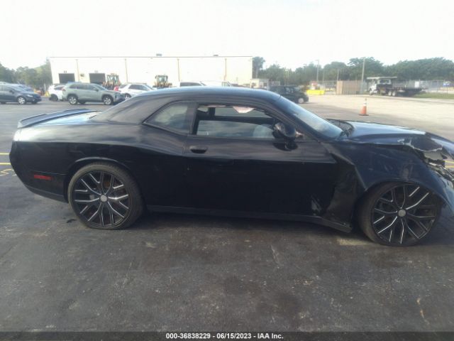 2C3CDZAG0JH309972 Dodge Challenger Sxt