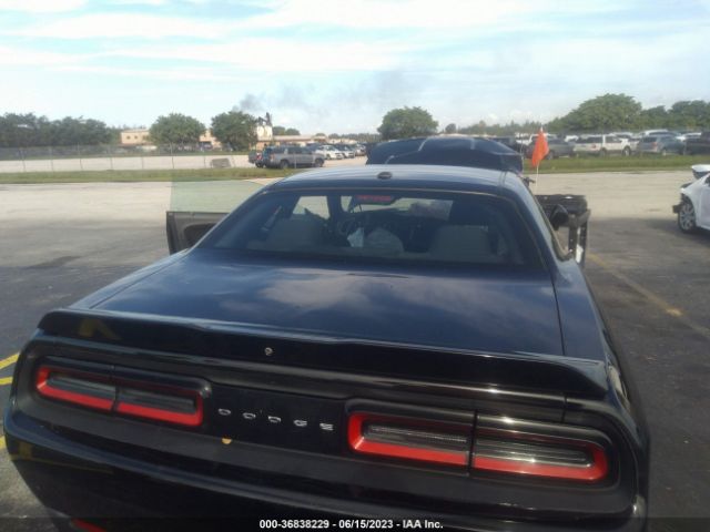 2C3CDZAG0JH309972 Dodge Challenger Sxt