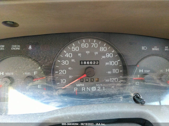 2000 MERCURY GRAND MARQUIS GS VIN: 2MEFM74W1YX674692