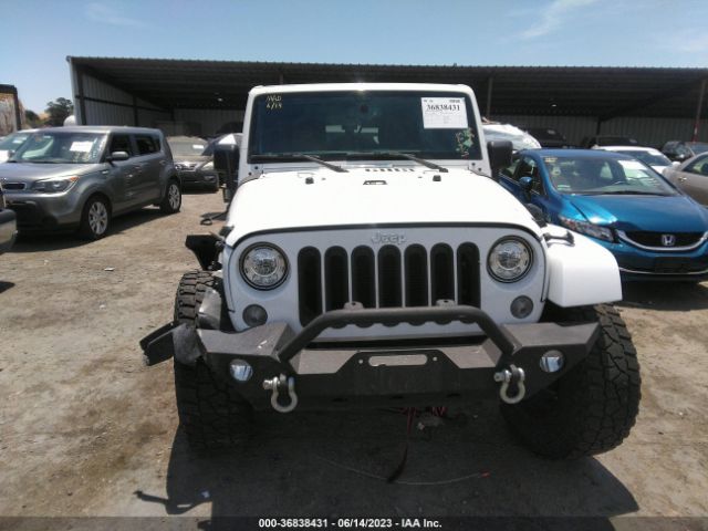 1C4BJWFG9HL558243 Jeep Wrangler Unlimited Rubicon