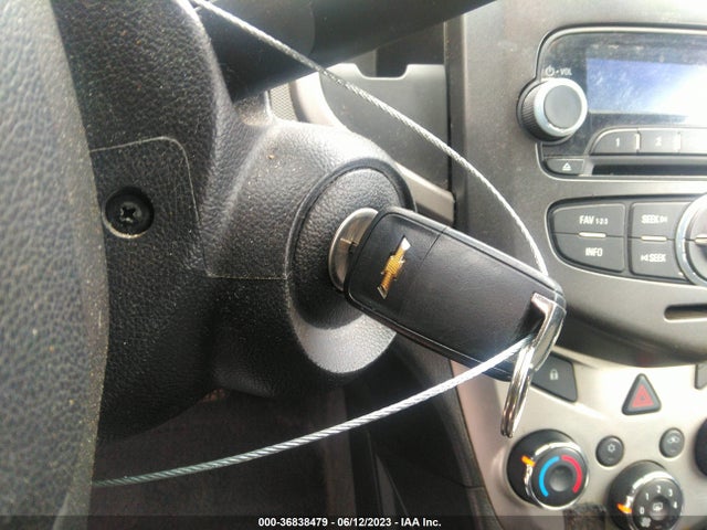 Chevrolet SONIC LT 2014 1G1JC6SH8E4103158 Image 3