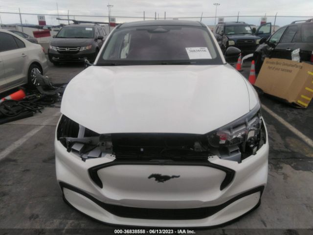 3FMTK3SU7NMA02319 Ford Mustang Mach-e Premium