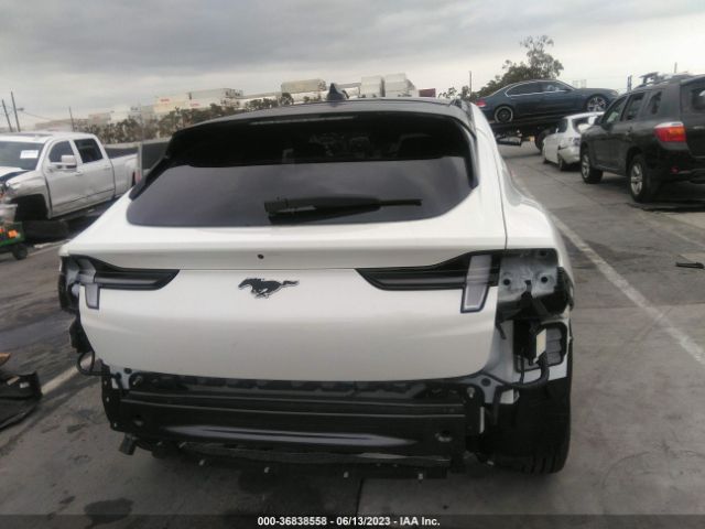 3FMTK3SU7NMA02319 Ford Mustang Mach-e Premium