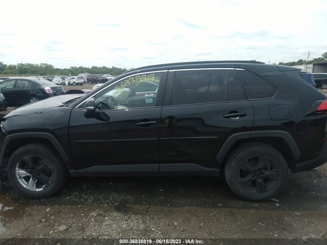 2020 TOYOTA RAV4 XLE VIN: 2T3W1RFV7LW070156