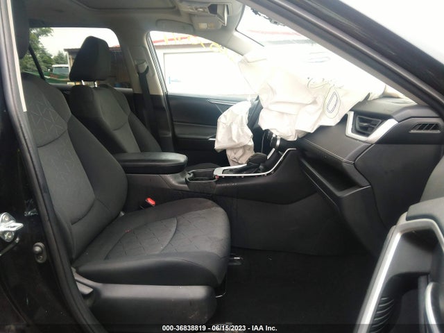 2020 TOYOTA RAV4 XLE VIN: 2T3W1RFV7LW070156