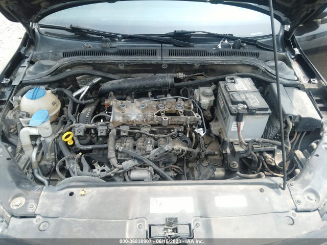 3VW4S7AJ5EM353668 Volkswagen Jetta Sedan Gli