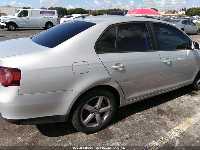 2010 VOLKSWAGEN JETTA SEDAN S VIN: 3VWJZ7AJ3AM066130