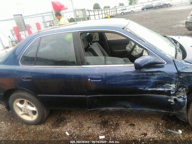 1994 TOYOTA CAMRY LE VIN: JT2SK12E3R0188682