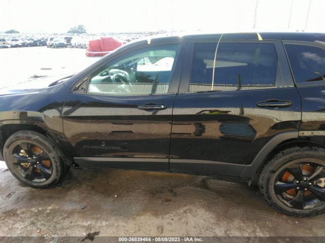 1C4PJMLB9KD417824 Jeep Cherokee Altitude