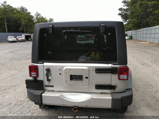 2011 JEEP WRANGLER UNLIMITED SAHARA VIN: 1J4HA5H13BL516276
