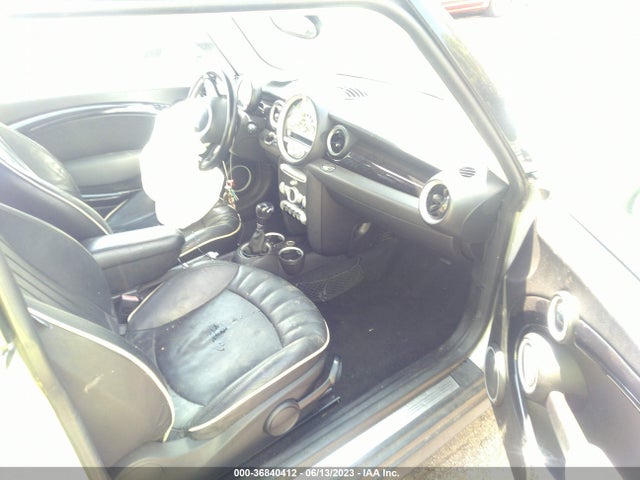 2007 MINI COOPER HARDTOP VIN: WMWMF33547TL78126