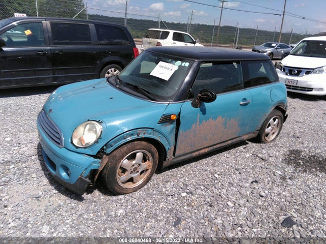 2009 MINI COOPER HARDTOP VIN: WMWMF33509TU75939