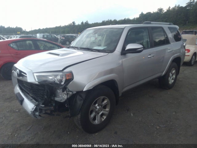 Toyota 4RUNNER SR5 2020 JTEBU5JR9L5824508 Image 2