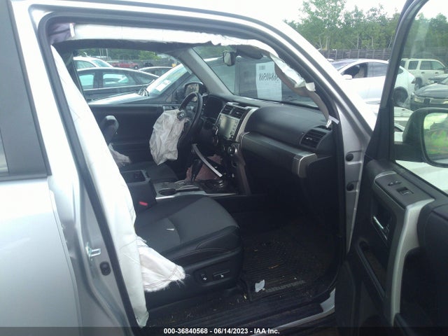 Toyota 4RUNNER SR5 2020 JTEBU5JR9L5824508 Image 11