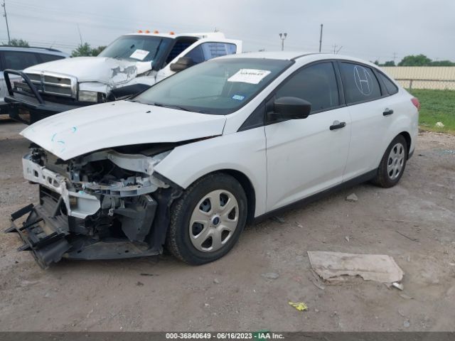 Ford FOCUS S 2016 1FADP3E23GL368521 Image 2