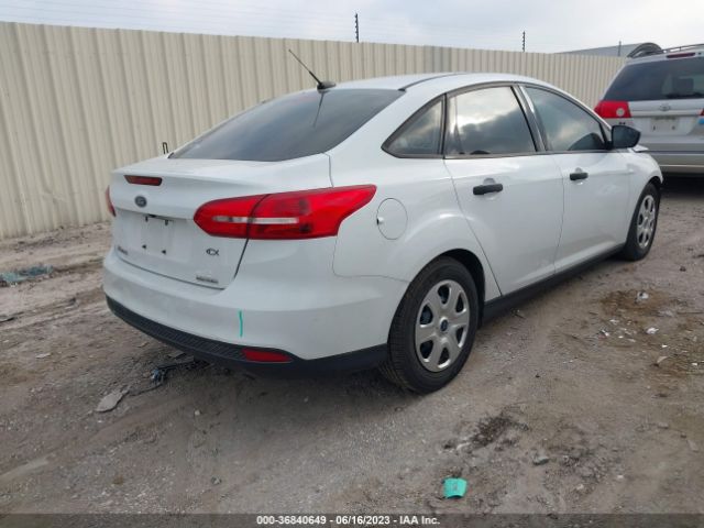 Ford FOCUS S 2016 1FADP3E23GL368521 Image 11