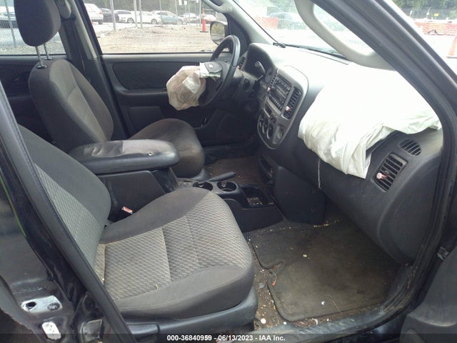 2004 FORD ESCAPE XLT VIN: 1FMCU93154KB24121