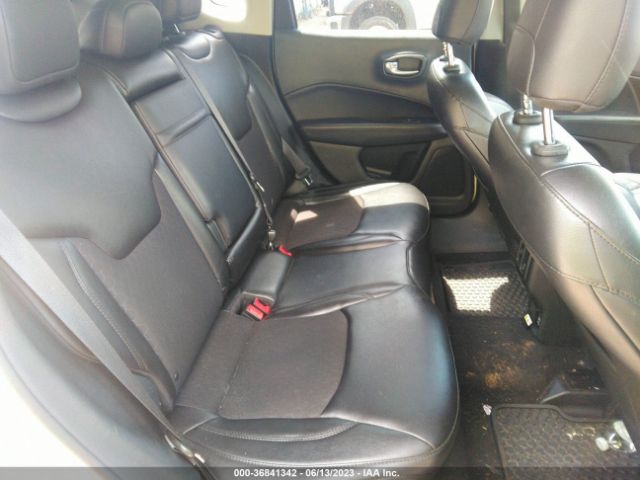3C4NJDBB9JT320415 Jeep Compass Altitude