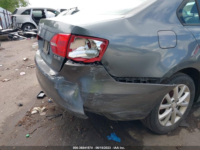2011 VOLKSWAGEN JETTA SEDAN SE W VIN: 3VWDZ7AJ6BM322792