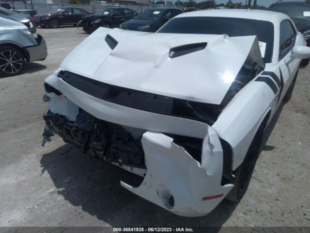 2C3CDZAG6JH310902 Dodge Challenger Sxt Plus