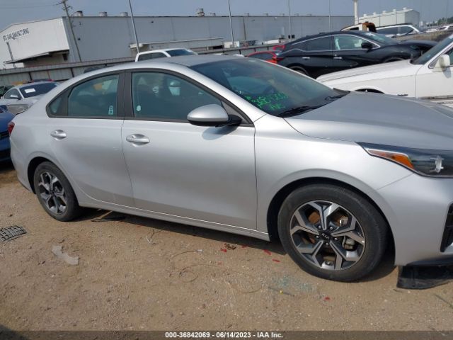 3KPF24AD0ME335897 KIA Forte Lxs
