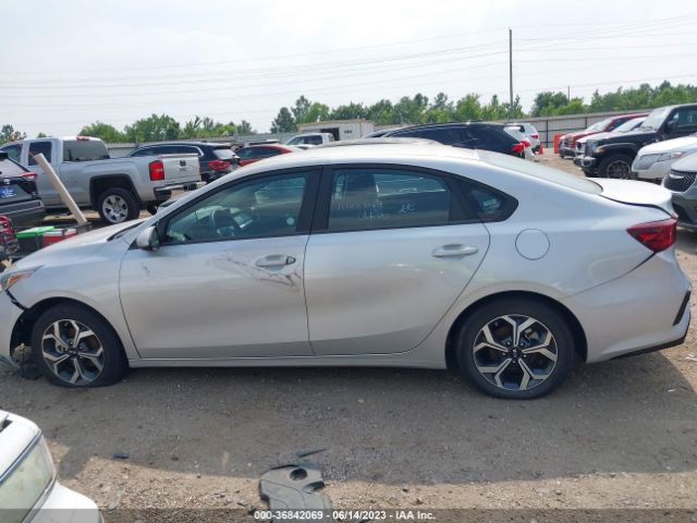 3KPF24AD0ME335897 KIA Forte Lxs