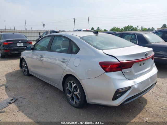 3KPF24AD0ME335897 KIA Forte Lxs