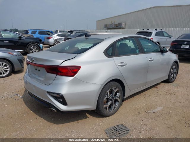 3KPF24AD0ME335897 KIA Forte Lxs