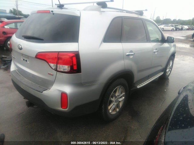 2015 KIA SORENTO LX VIN: 5XYKTDA73FG583735