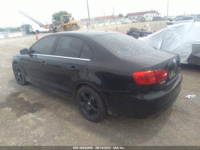 2013 VOLKSWAGEN JETTA SEDAN SE VIN: 3VWDX7AJXDM405831