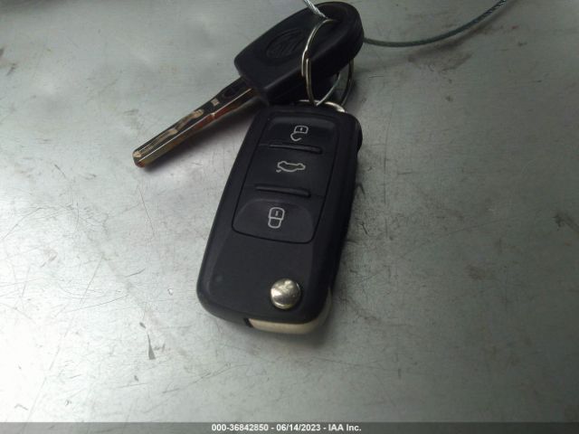 Volkswagen TIGUAN 2017 WVGAV7AX5HK045506 Image 11