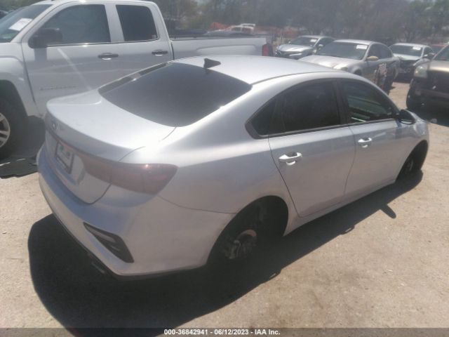 3KPF24AD8ME363866 KIA Forte Lxs